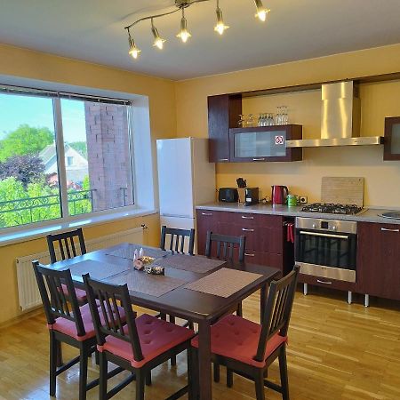 Spacious & Cozy Apartment With Forest View Zapyskis Buitenkant foto