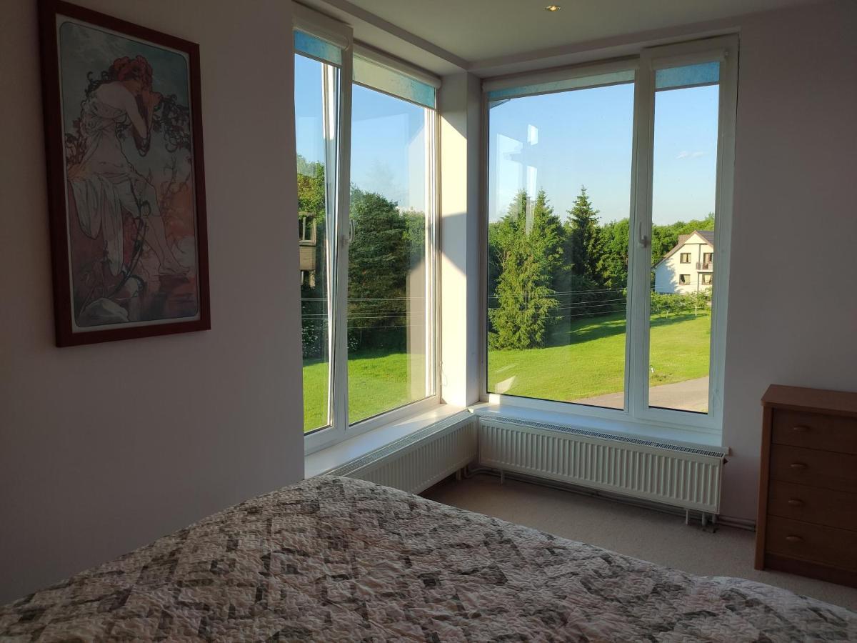 Spacious & Cozy Apartment With Forest View Zapyskis Buitenkant foto