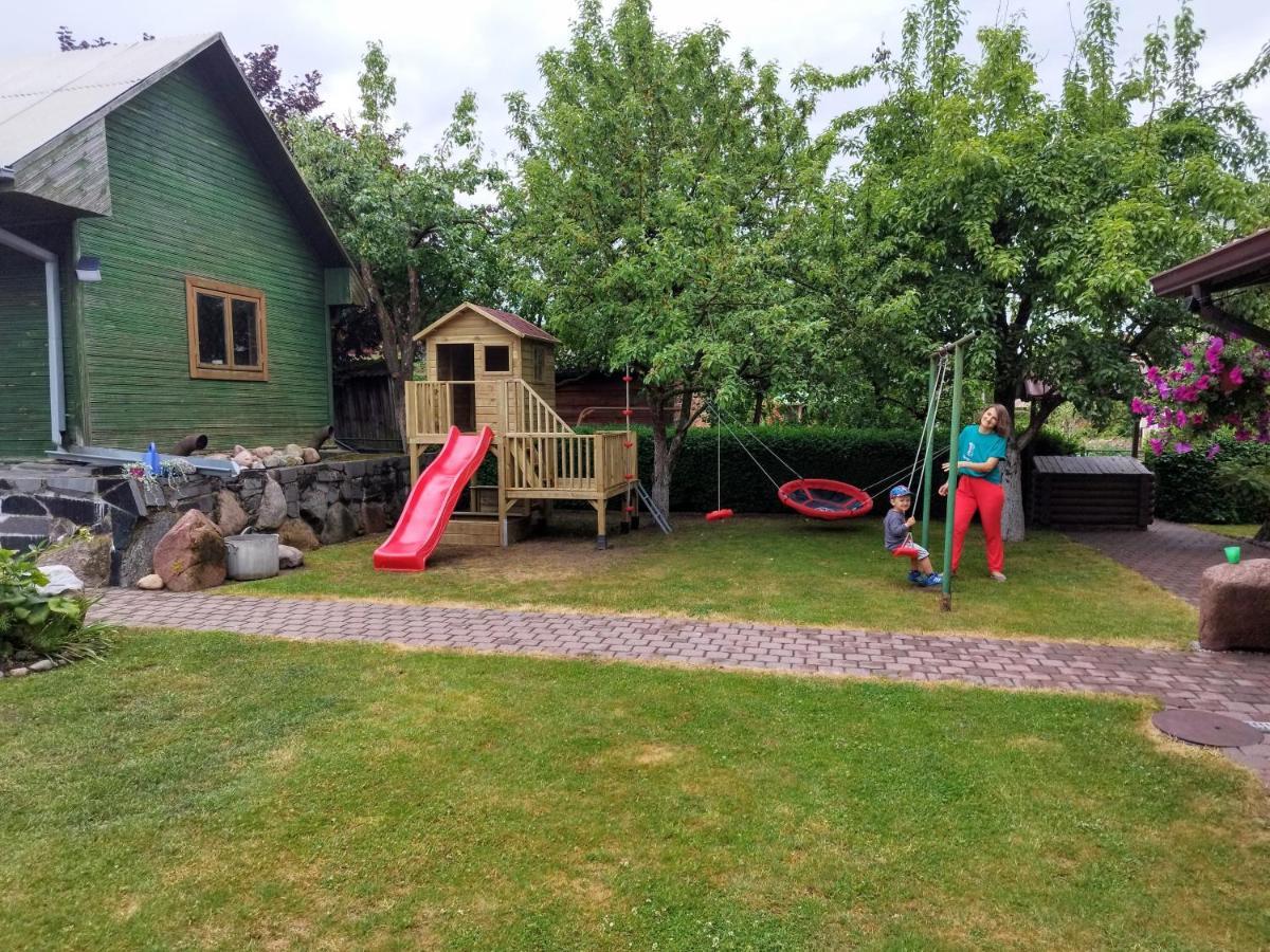 Spacious & Cozy Apartment With Forest View Zapyskis Buitenkant foto